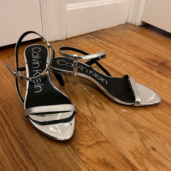 Calvin Klein Modern/ Clean Silver Mirrored Strappy Kitten Sandal Heel - Picture 2 of 10